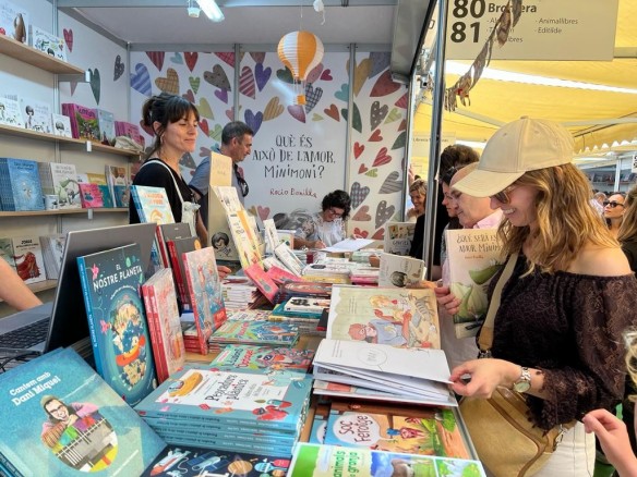 La literatura infantil triomfa durant el primer cap de setmana de la Fira del Llibre de València